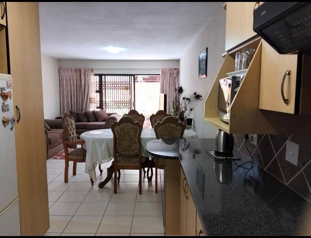 2 BEDROOM TOWNHOUSE FOR SALE IN ALBERTON NORTH